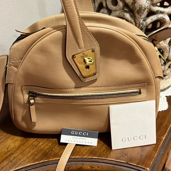 Authentic Rare Gucci Bag - Picture 9 of 16